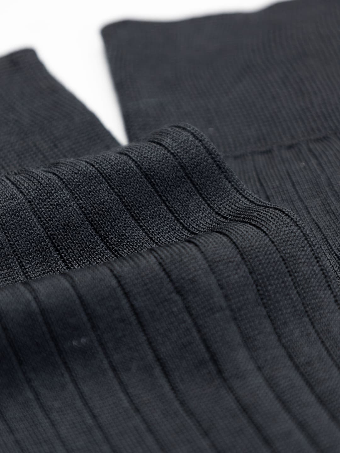 Classic ribbed short socks in 100% Silk