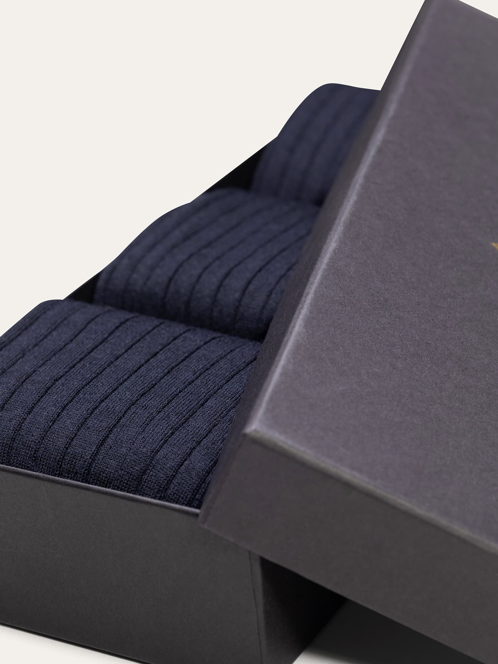 Gift box 3 Pairs of Solid Ribbed Wool Socks - Blue - Image 2