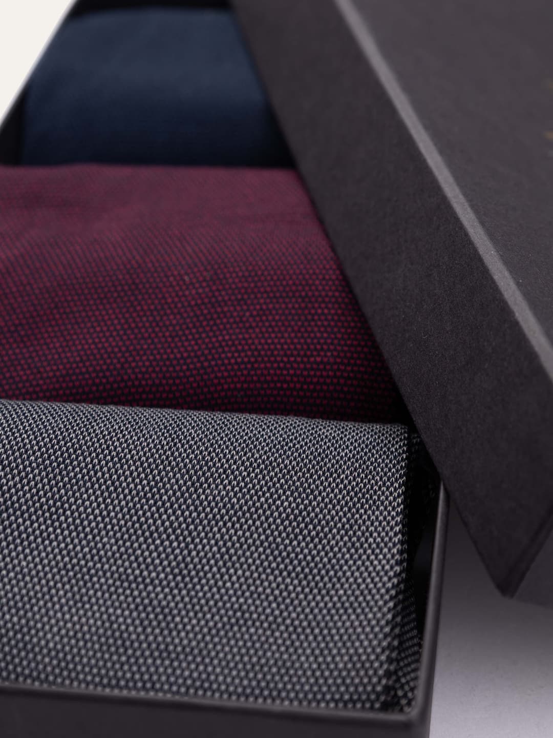 Gift box with 3 Pairs of Rice Grain Pattern Socks in sea Island Cotton